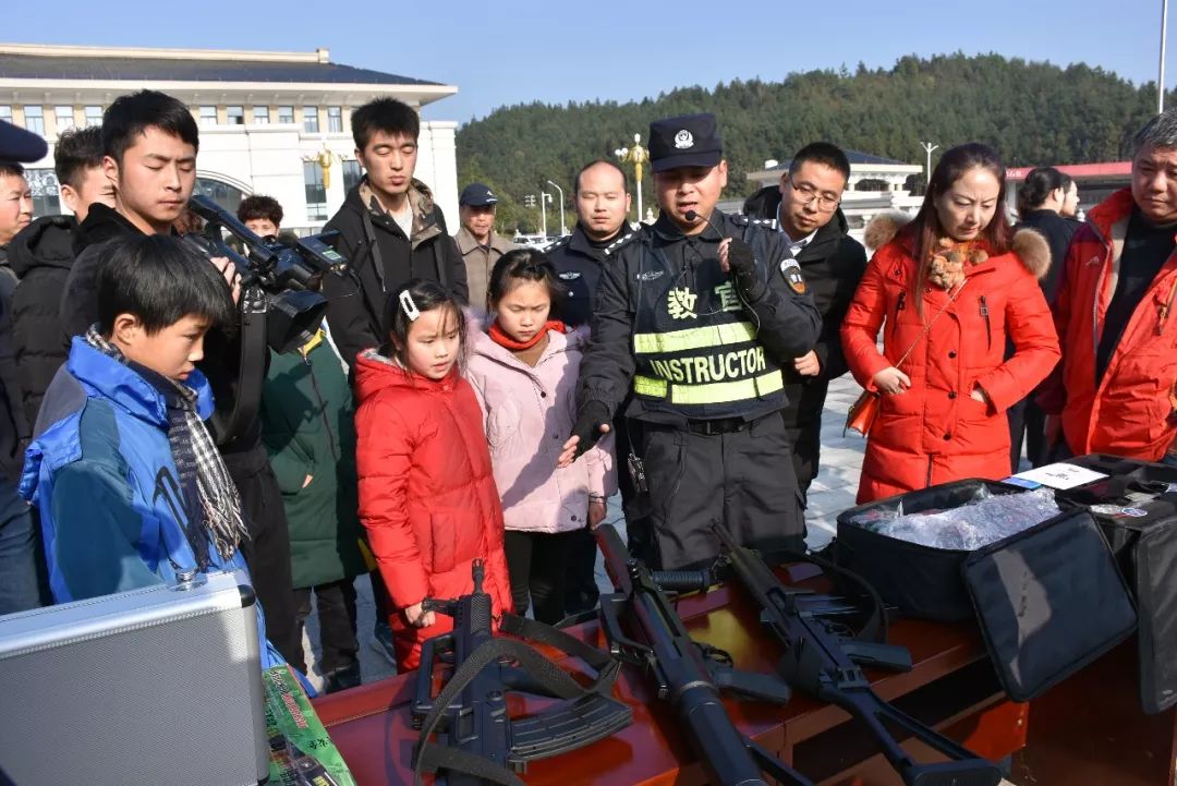 上饶15名县区公安局长交去年“工作答卷”，你给他们打几分？