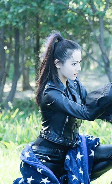 实力偶像兼具的小花旦，迪丽热巴的影视剧角色盘点