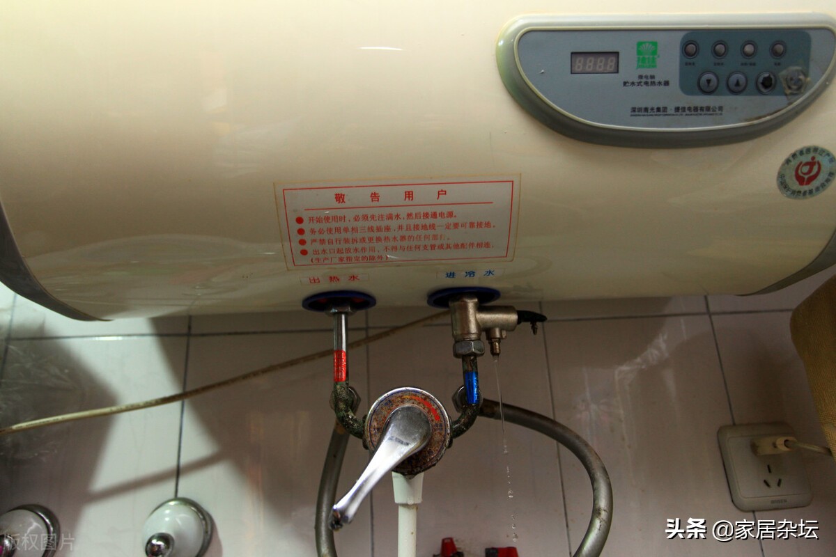 挑选家用热水器需关注功率、容量与节能，需考虑家庭成员数量和用水习惯。