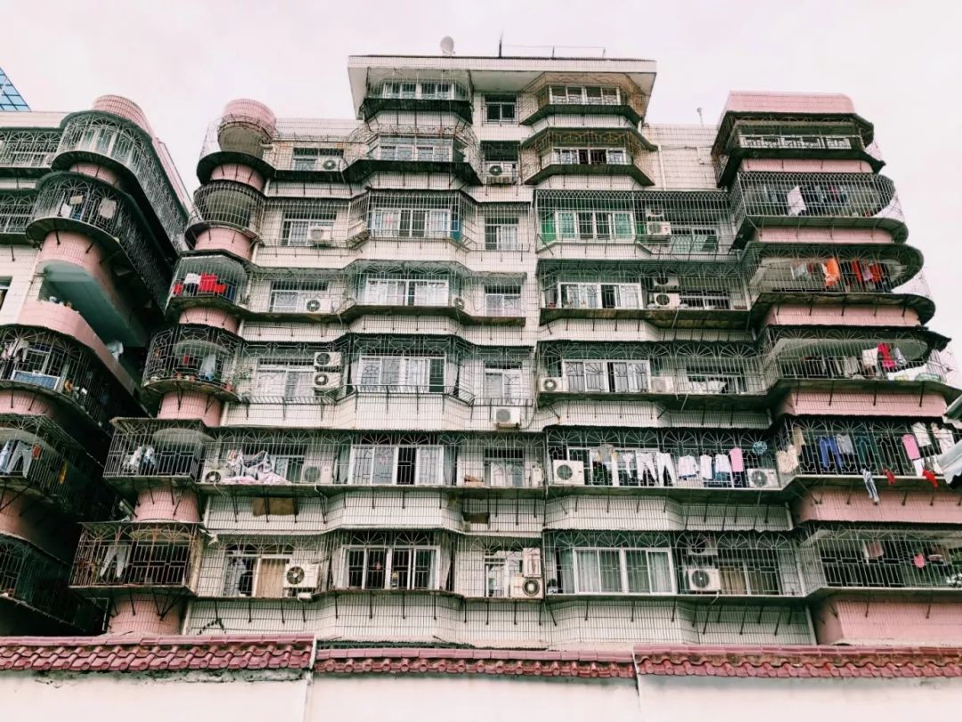 老破小一平10万+！我们走遍厦门18所名校，为你曝光最贵学区房！