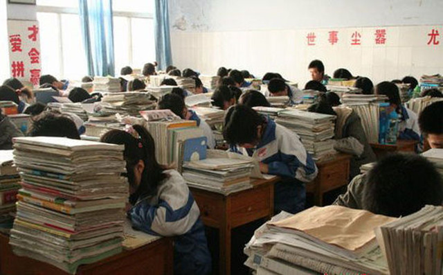 寒门出贵子，放学帮父母下地喂猪，他凭什么能高考710分进清华？