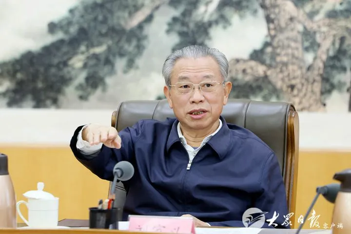 刘家义主持召开全省推进严格执法座谈会