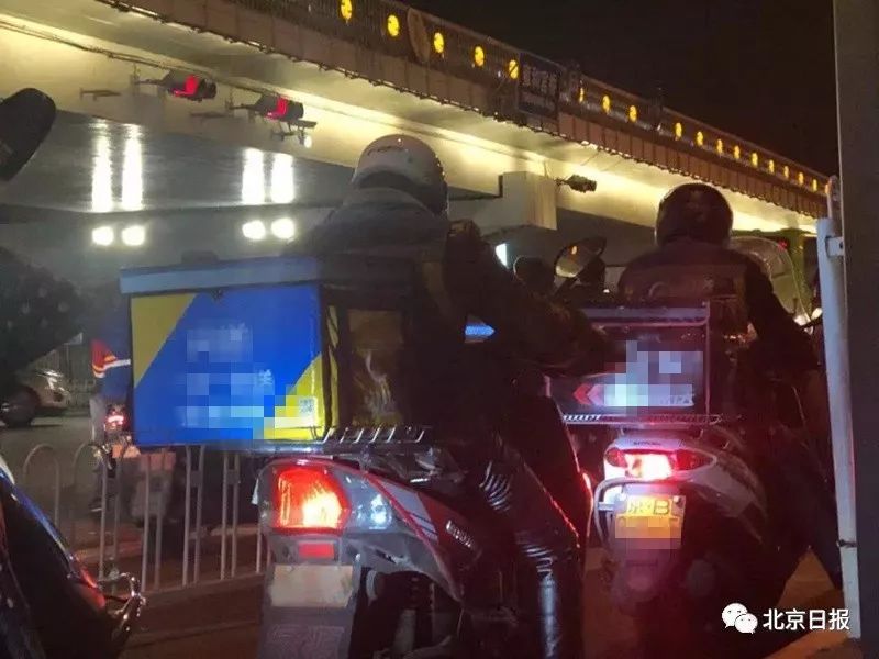 “京B”摩托车四环内泛滥，呼啸背后藏着条灰色产业链