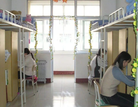 大学宿舍有两点要注意，触碰会影响感情，提前了解才能规避