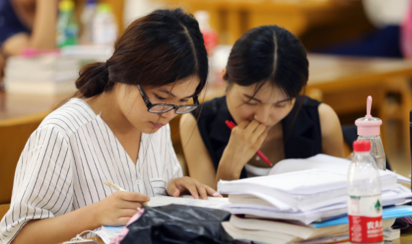 教育部传来消息，大学生将迎接“新挑战”，学生直呼读书好难