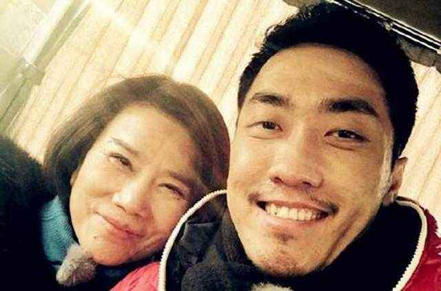 董明珠丈夫(董明珠的传奇经历,丈夫去世改变一生,80后的儿子与她相依