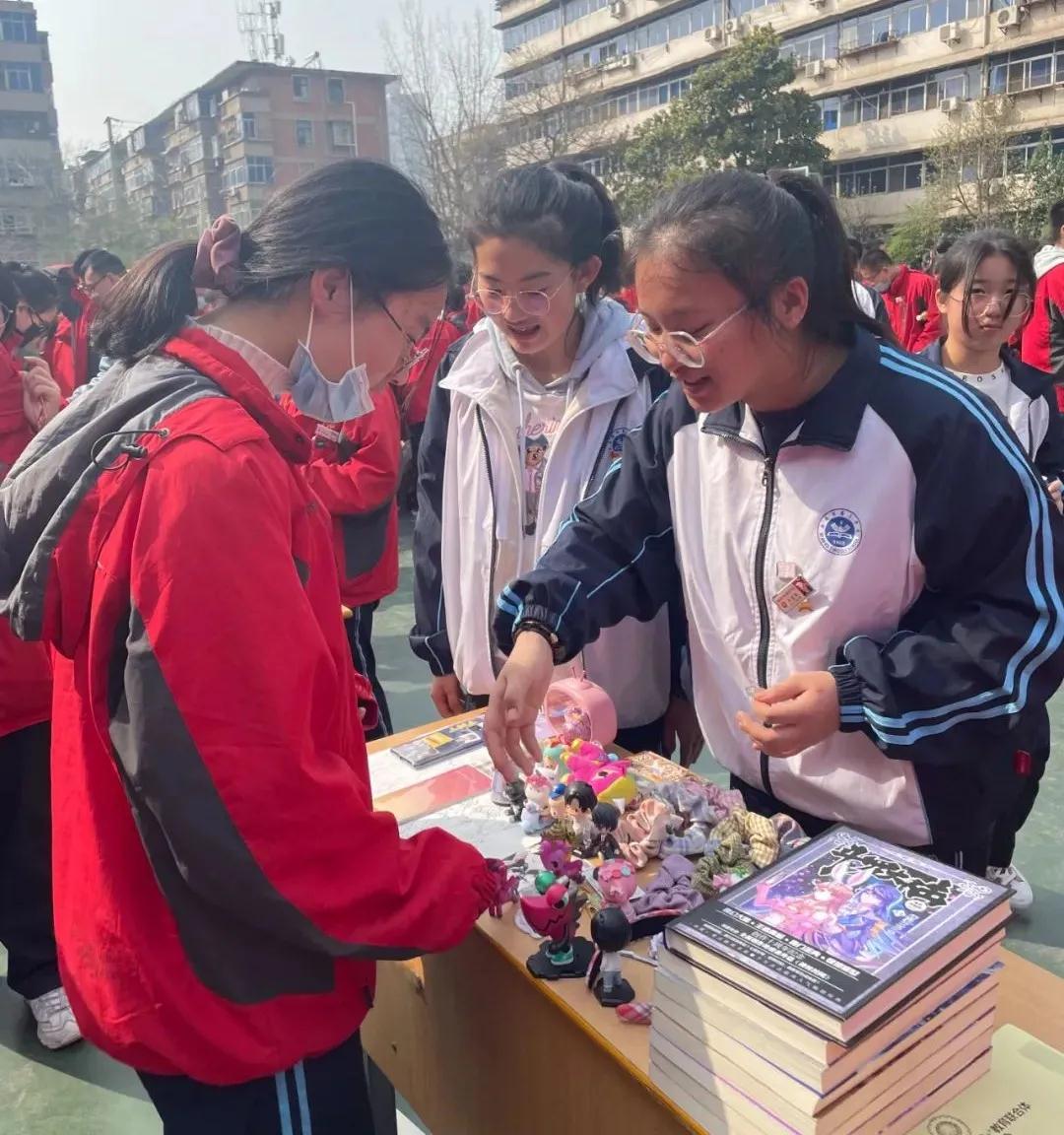 校园里的“文化庙会”到底可以有多炫酷炸天？西安市三中小伙伴们已经燥起来啦