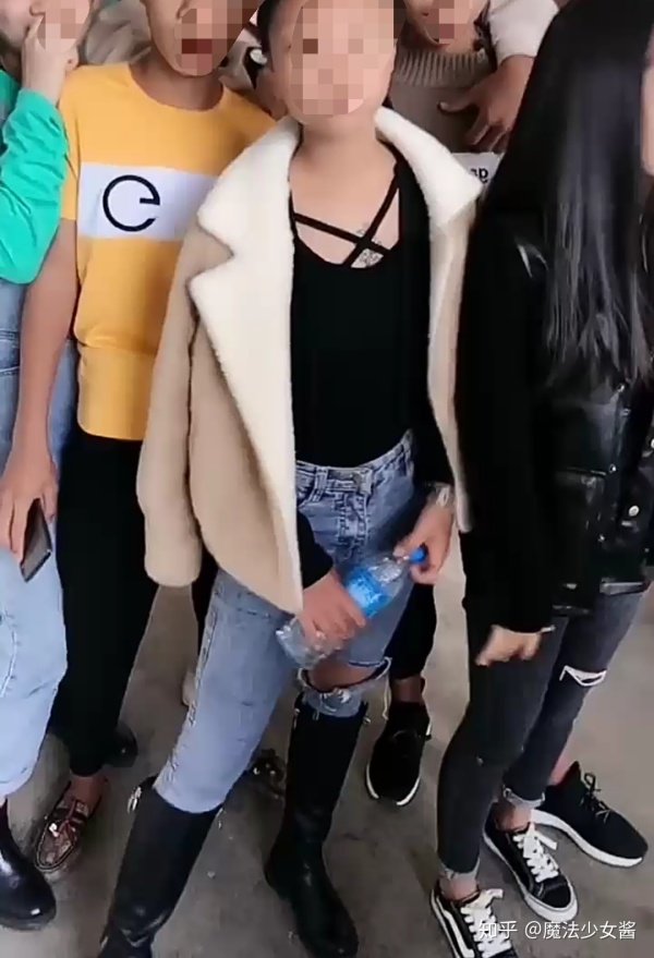 如何看待现在初高中里自称的「社会人」？