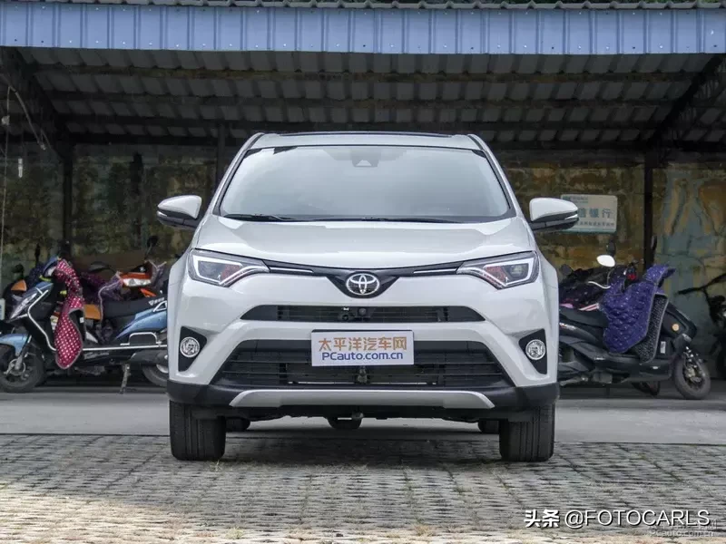 实拍第四代丰田RAV4荣放，近七年改款，小书包不在你不买？