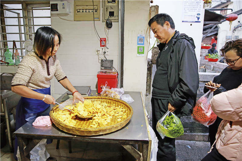 佛门禁止吃荤，却发明出仿荤，到底戒还是不戒？