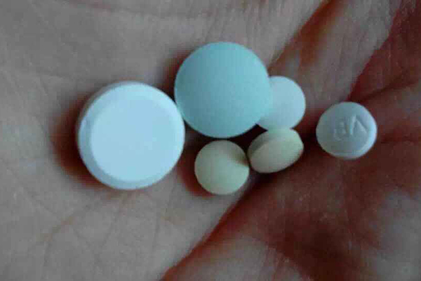 为什么有的人一坐车就晕车，晕车是一种病吗？怎么缓解？为您解答