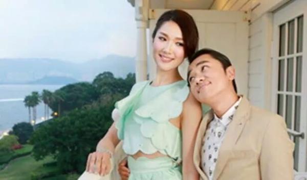 王祖蓝和妻女搞笑玩瞪眼，3岁大女儿可爱肉嘟嘟，有喜剧演员天赋