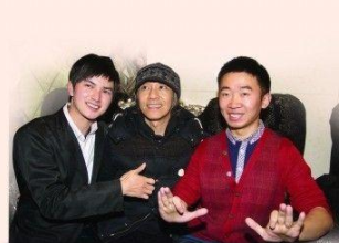 其貌不扬却被星爷看中，被谢娜力捧，综艺咖杨迪的不幸与幸