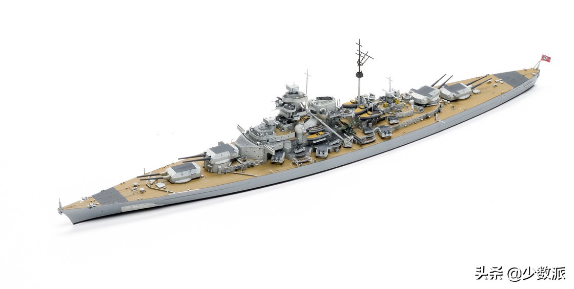 鷹翔模型來自山城重慶,產品主要包括 1/72 的坦克和 1/700 的艦船