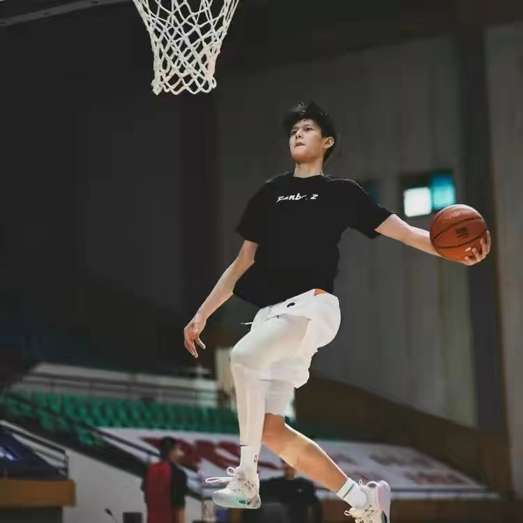 中国新招募nba球员有哪些(喜讯！中国男篮天才新星获得NBA选秀资格，下赛季计划赴美打球)