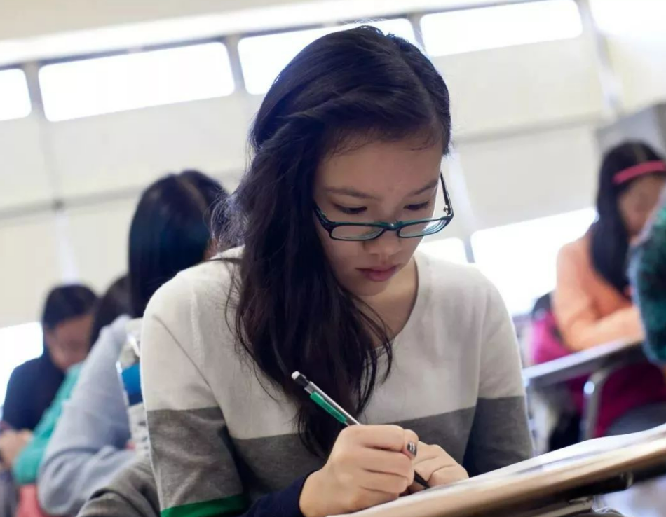 大学校园中的“潜规则”，新生很容易入坑，别等吃亏了才后知后觉