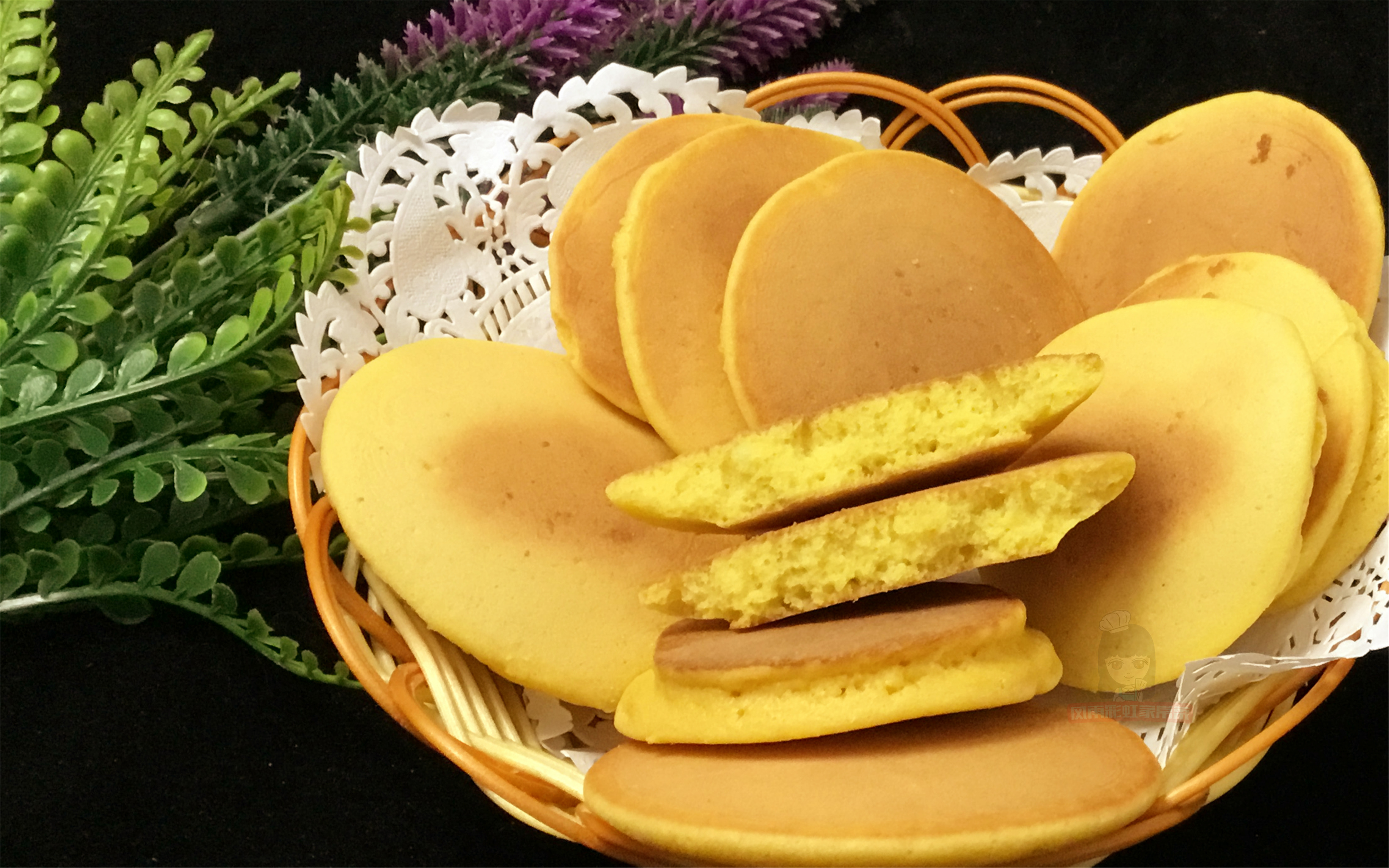 两个鸡蛋，一杯玉米粉，教你做香甜松软玉米饼，孩子们抢着吃