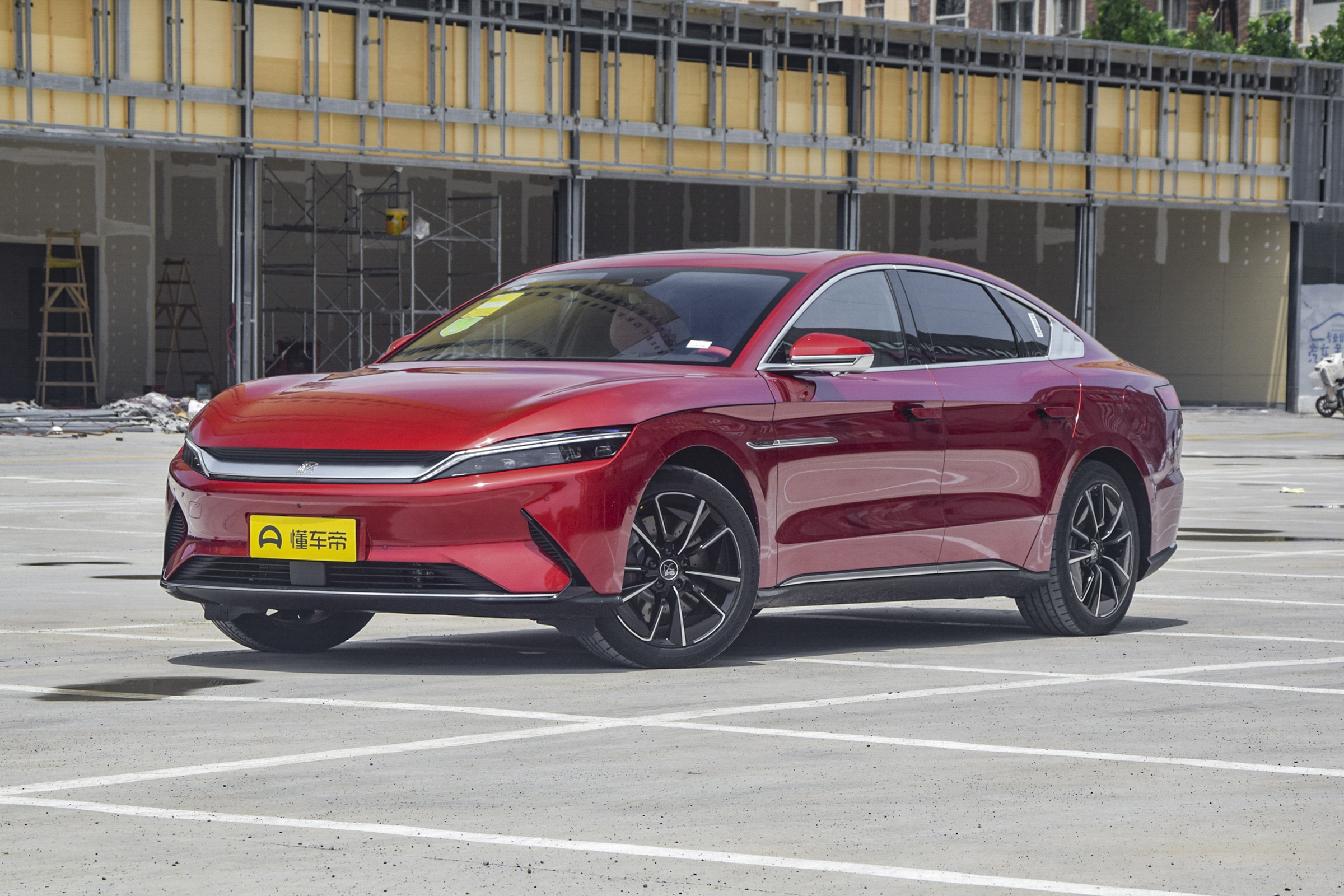 新車｜這款小車竟然贏了特斯拉？2021年新能源暢銷車Top10出爐