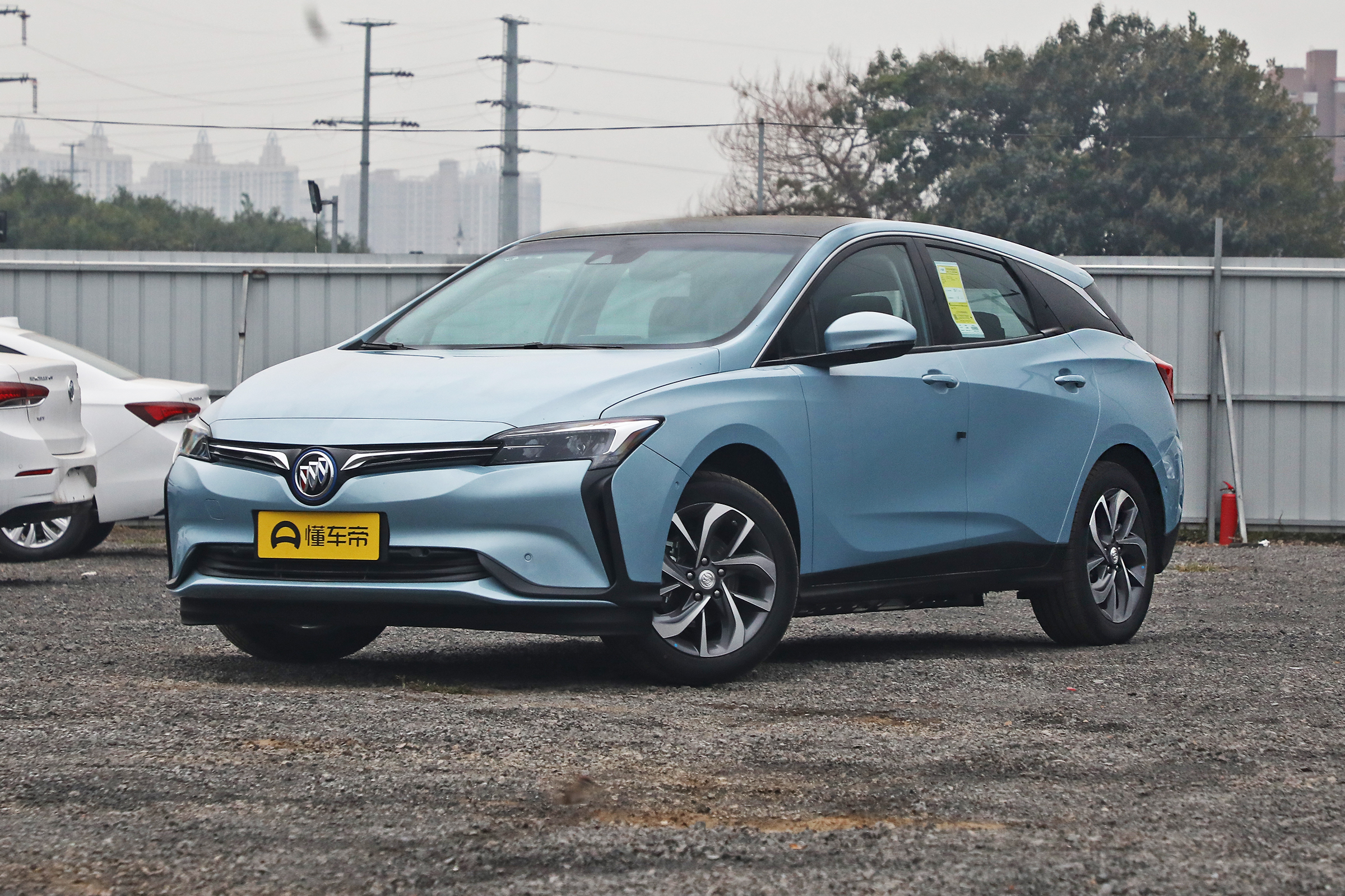 新车 </p><p>　　 售15.9888万元起，上汽大众ID.3上市，NEDC续航里程430公里