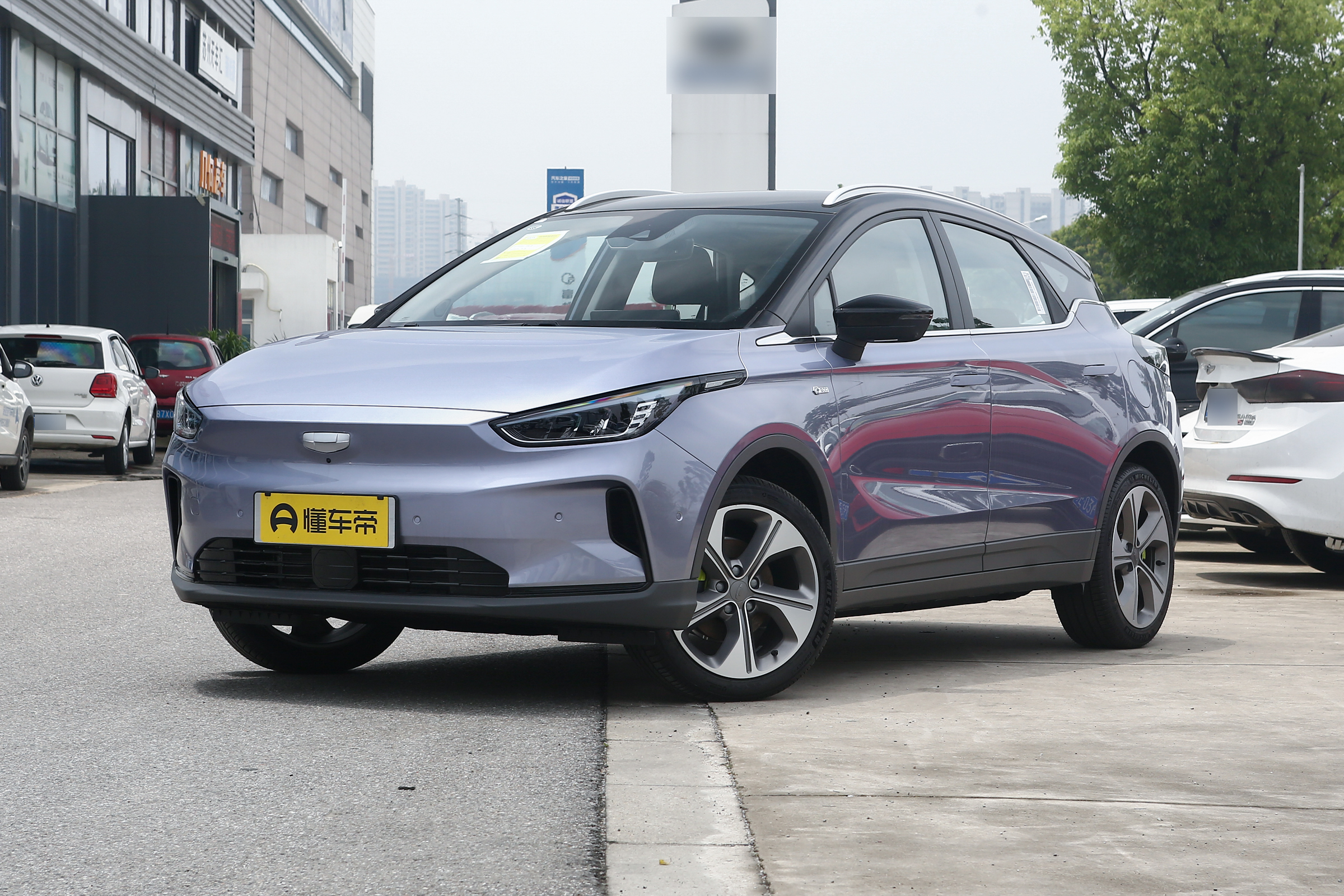 新车 </p><p>　　 13万起售，续航510公里，对标小鹏G3！比亚迪元PLUS内饰曝光