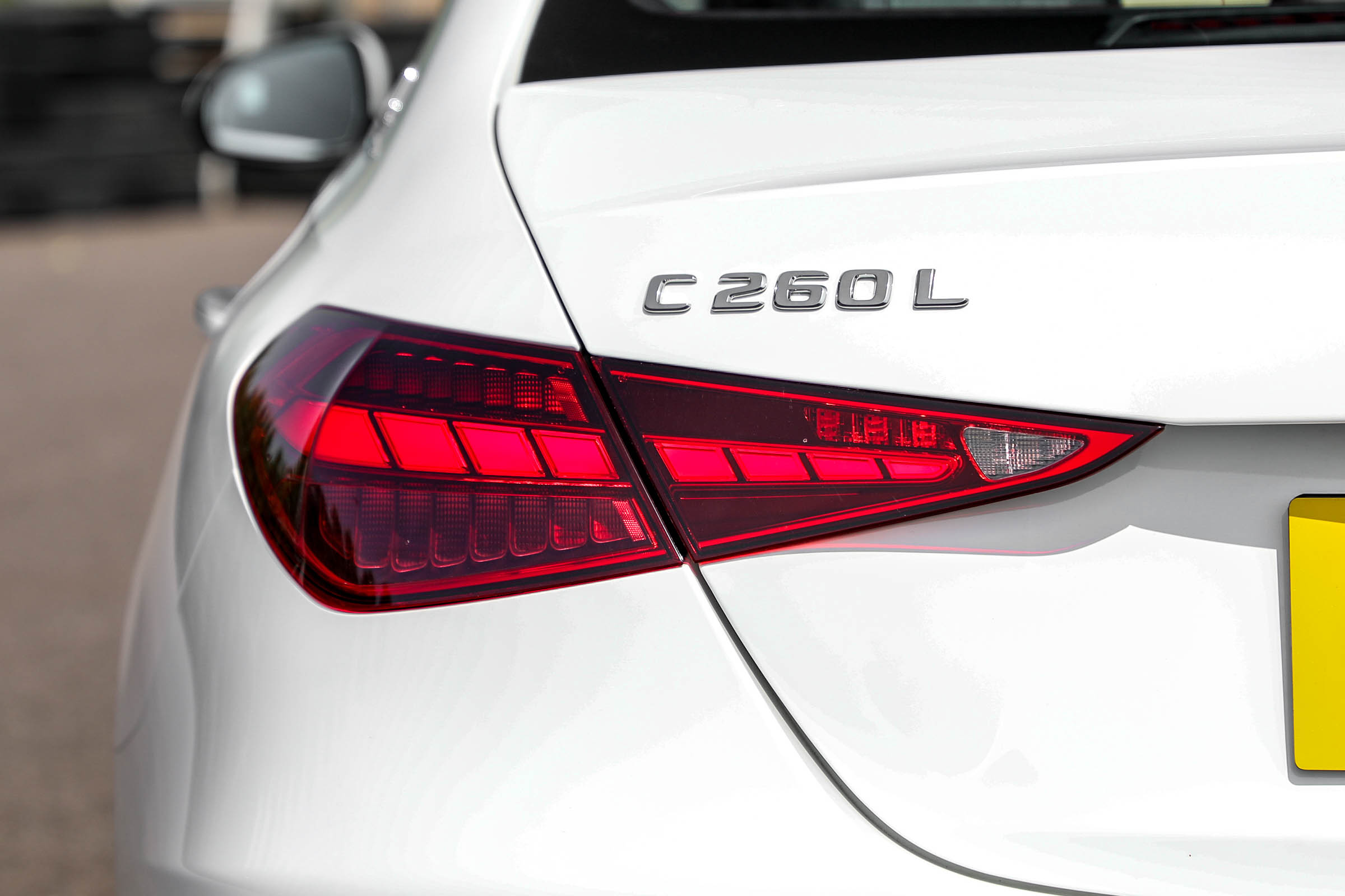 新车 | 没答案时就选“C” 一代奔驰C级深度解析