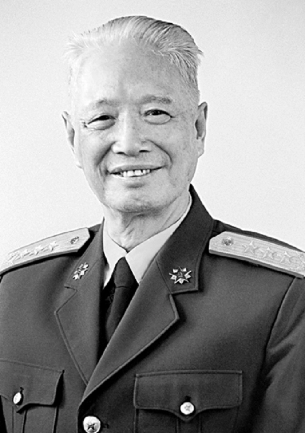 1974年，毛主席亲批4人参加建军节招待会，王尚荣：我要穿得好点