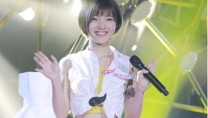 985毕业科班出身，实力不俗被称小邓紫棋，因生病变丑遭外貌羞辱