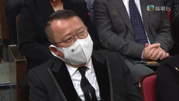 TVB颁奖礼上演宫斗，钟嘉欣痛失视后输给林夏薇是因为站错队？