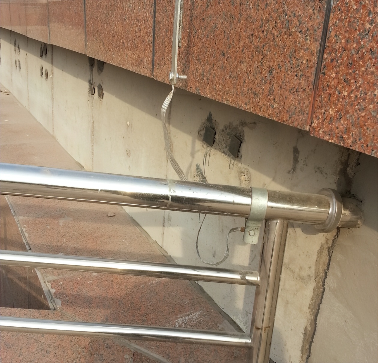 接闪器图片(避雷带) - 赤虎壹号