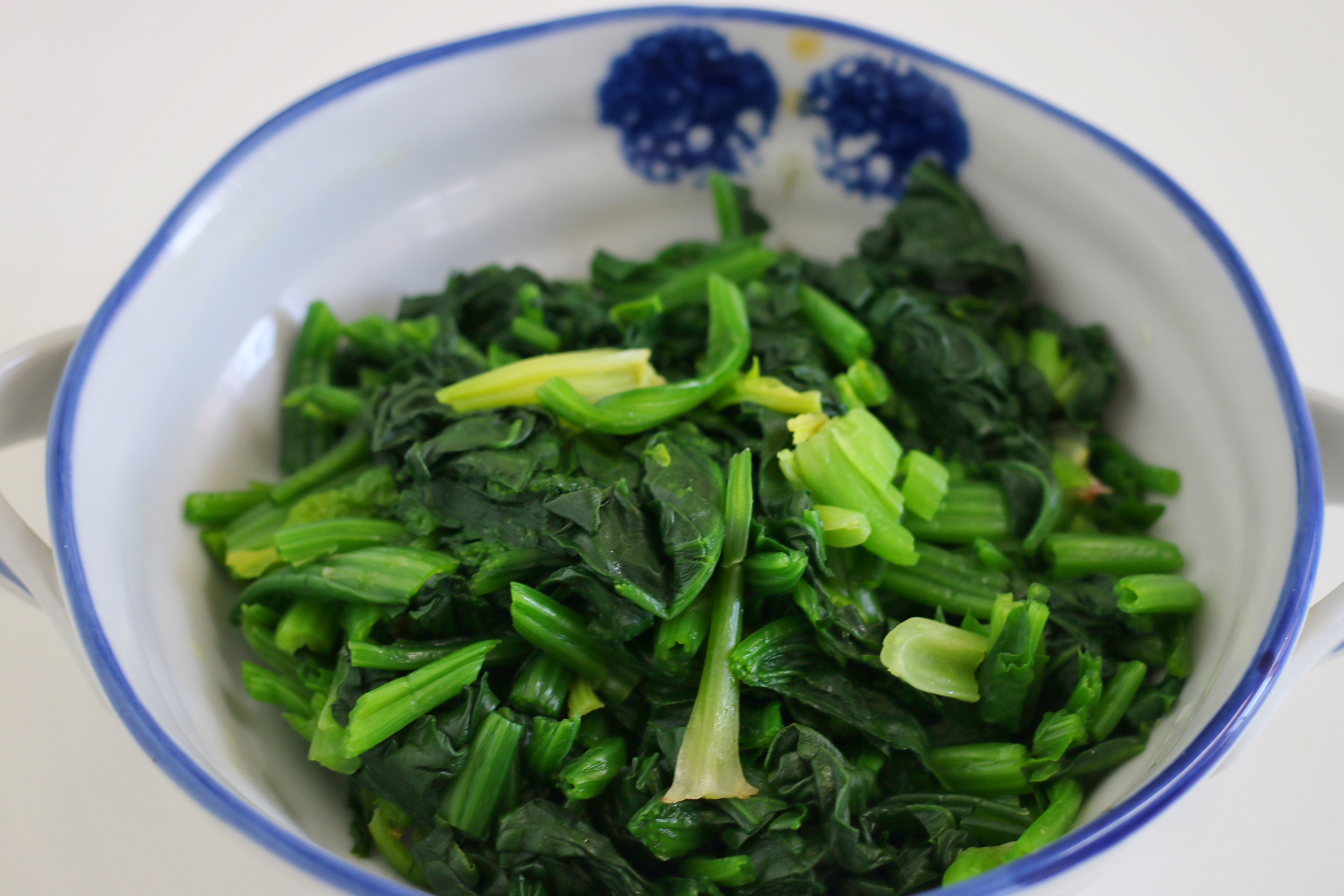 菠菜手擀面的正确做法，及固色技巧，不用加小苏打，面条照样翠绿