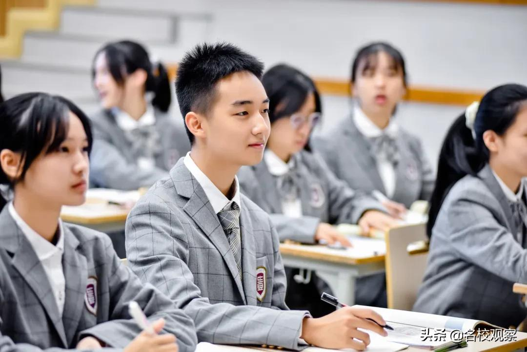 2022年春季优秀教师招聘公告，金苹果锦城一中等你来