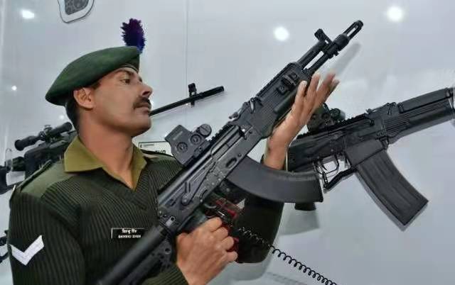 普京闪电到访印度，达成28项协议，60万支步枪协议备受瞩目