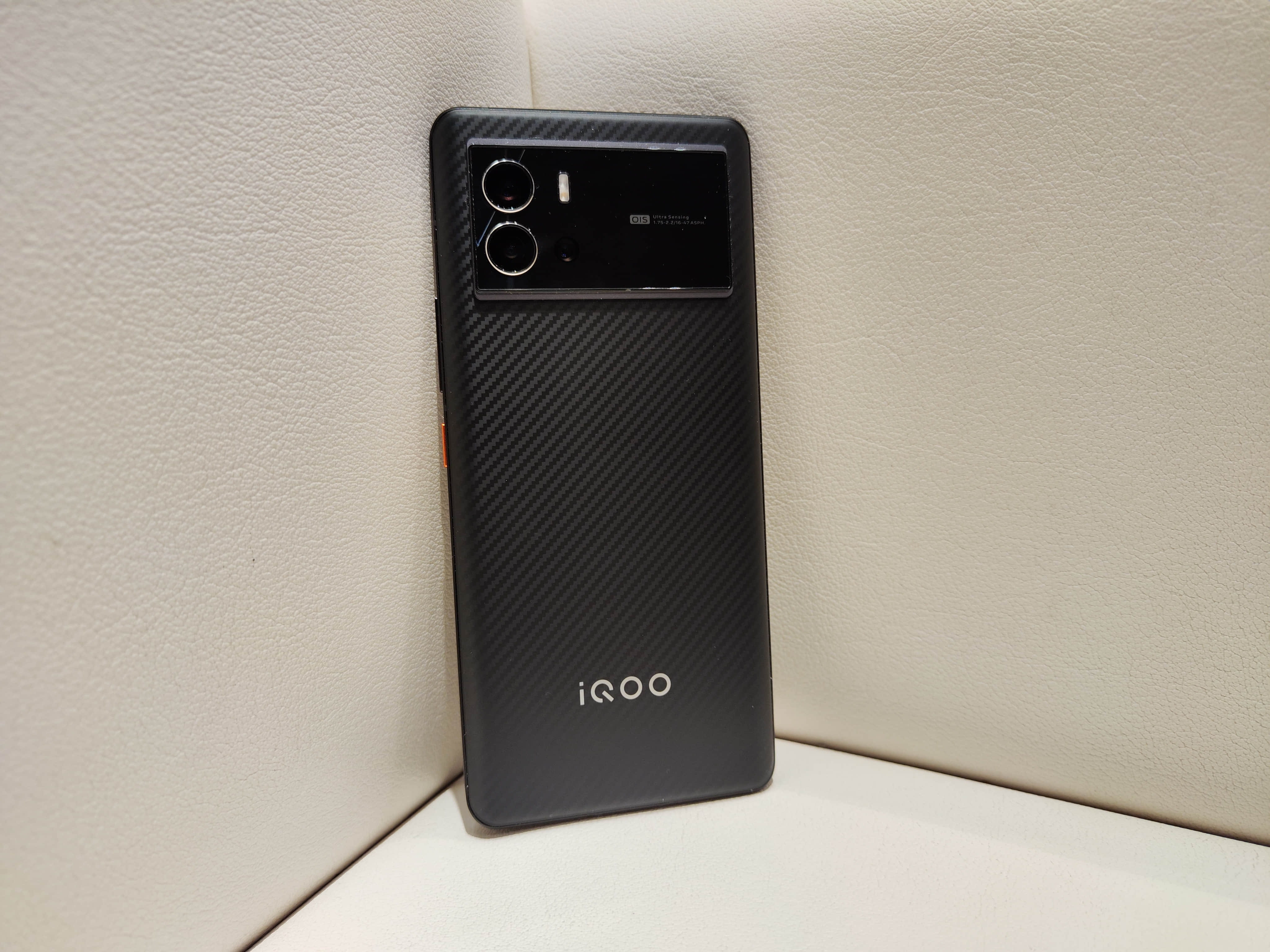 iQOO：反向操控，游戏新境界！