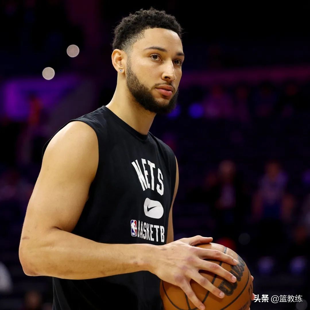 有哪些nba球队不打了(杜兰特、欧文不打，我也不打了！西蒙斯自闭注销社媒，心疼蔡老板)