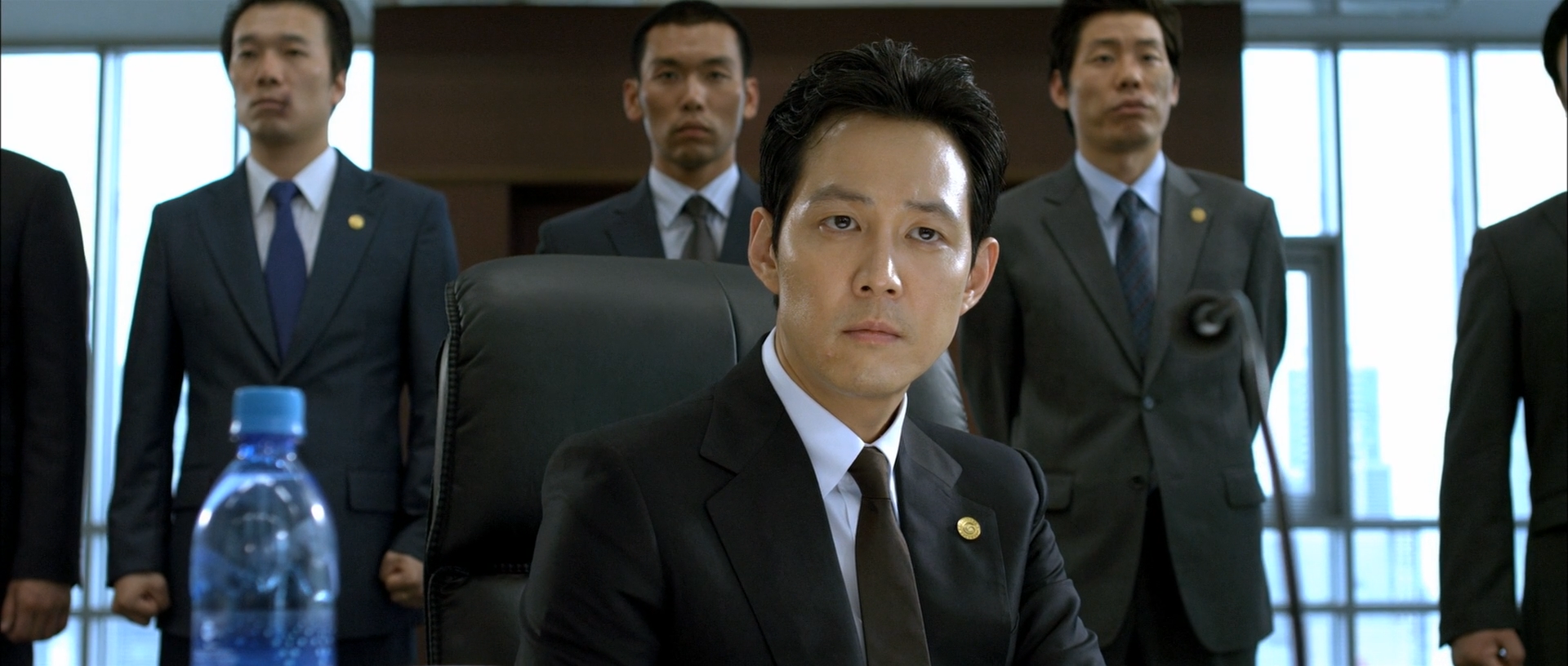 一口气看完韩国高分电影《新世界》,没看懂的细节,这里一次补齐