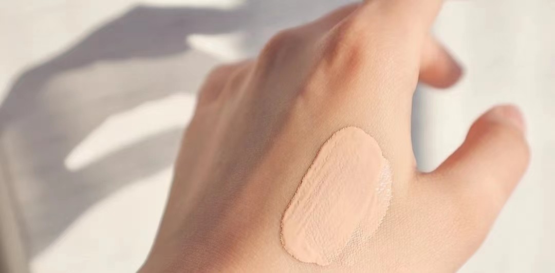 四款大牌霧面妝效“粉底液”測評，看看入哪款才是真的不踩雷？