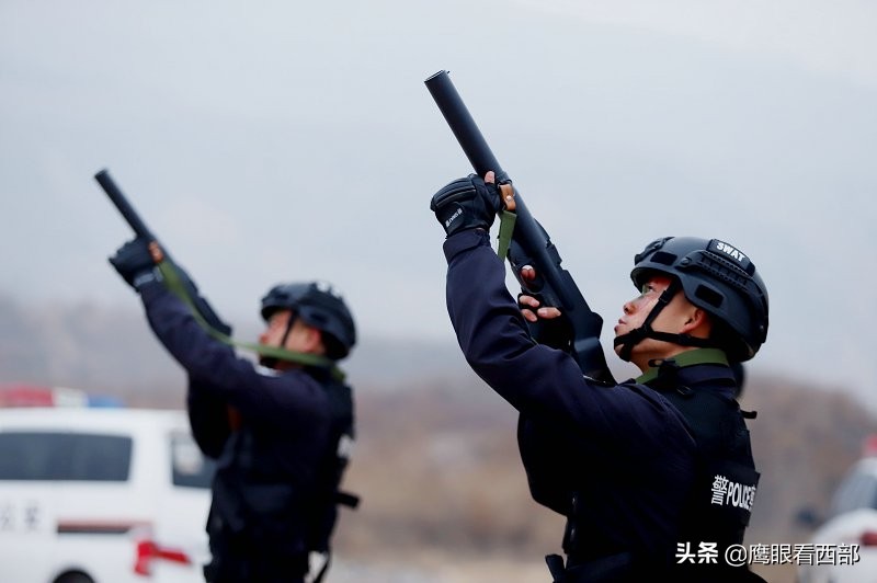 「摄影报道」甘肃平凉：特巡警冬季练兵忙