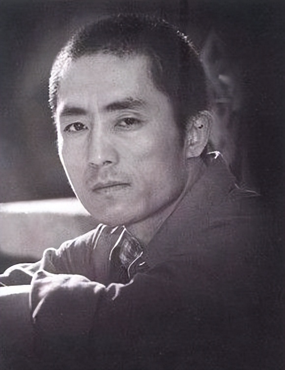 凤凰男多可怕？不想为别人而活的张艺谋，却将肖华的人生活成悲剧