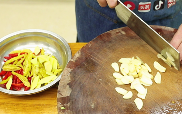 建议中老年人：上班犯困，多吃这五种食物，让你健康身体棒