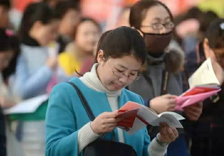 大量三本学生考公上岸，却未见985学生身影，这是为何？