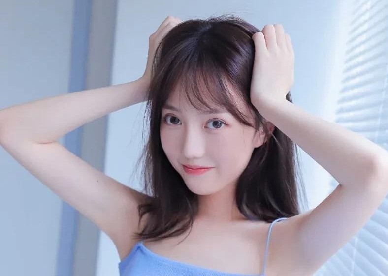 女生偷偷喜欢你的表现，一个女孩子喜欢你的表现