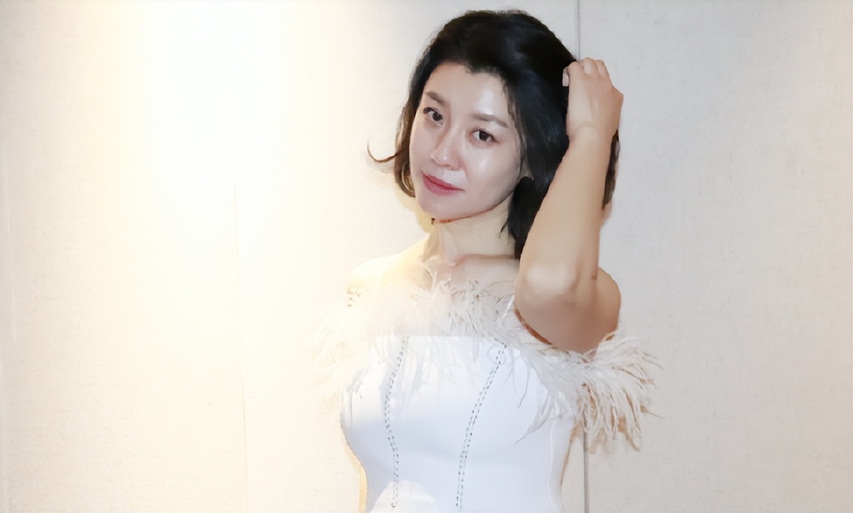 “女人30豆腐渣”？这6位“徐娘半老”的女星，个个风华不减