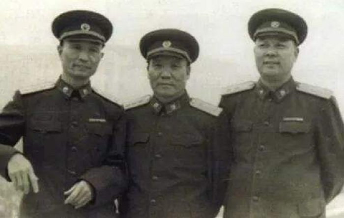 1974年，毛主席亲批4人参加建军节招待会，王尚荣：我要穿得好点