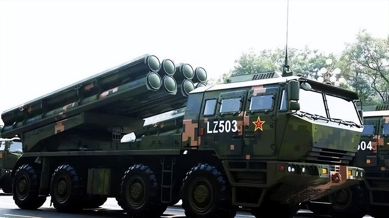 中国火箭炮到底排名第几?具备4大优势,不输美国导弹