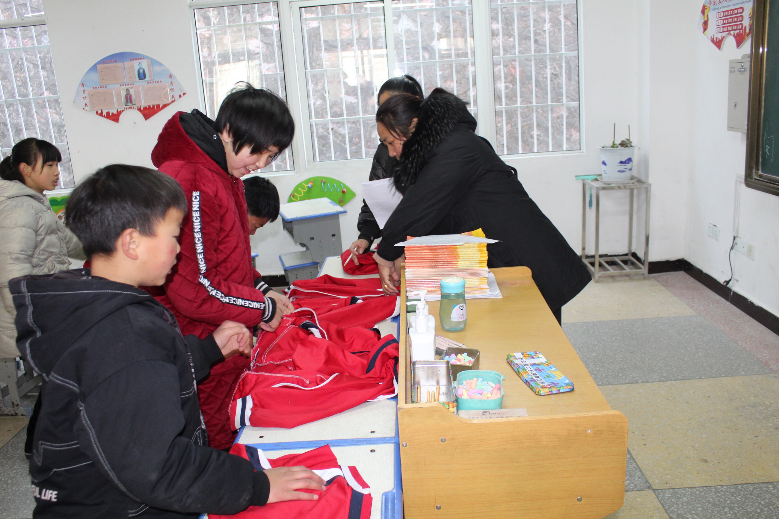 强化养成教育，提高生活技能