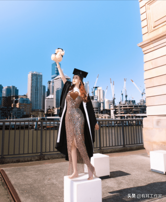 19岁女生花百万整容成“刘亦菲”，连名字也高仿，现在如何？