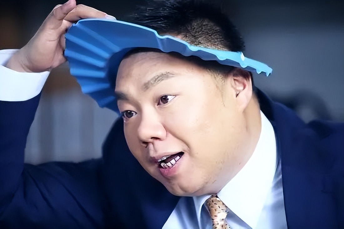 “李大嘴”姜超，相亲20次娶胖妻，38岁才得子，蜗居生活也幸福