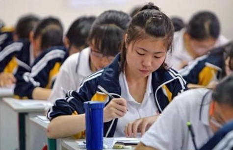 2022年高考“保送”政策大变，全国16所高中受影响，英语地位下降