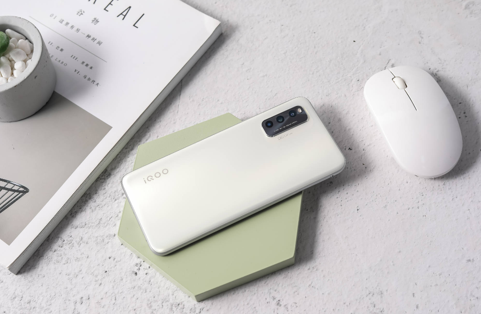 谁说千元机没有好手机？这四款千元机每一款都有亮点