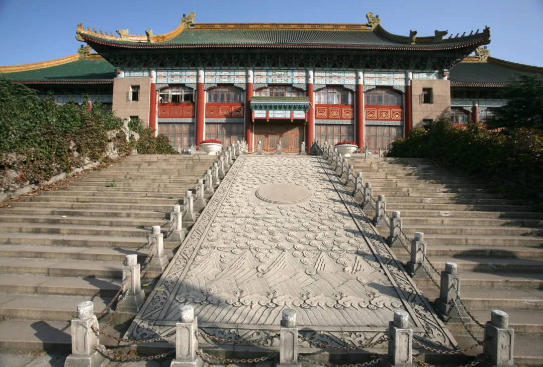 “最美车站”现身，2022上海网红打卡圣地，乘着地铁去旅行...